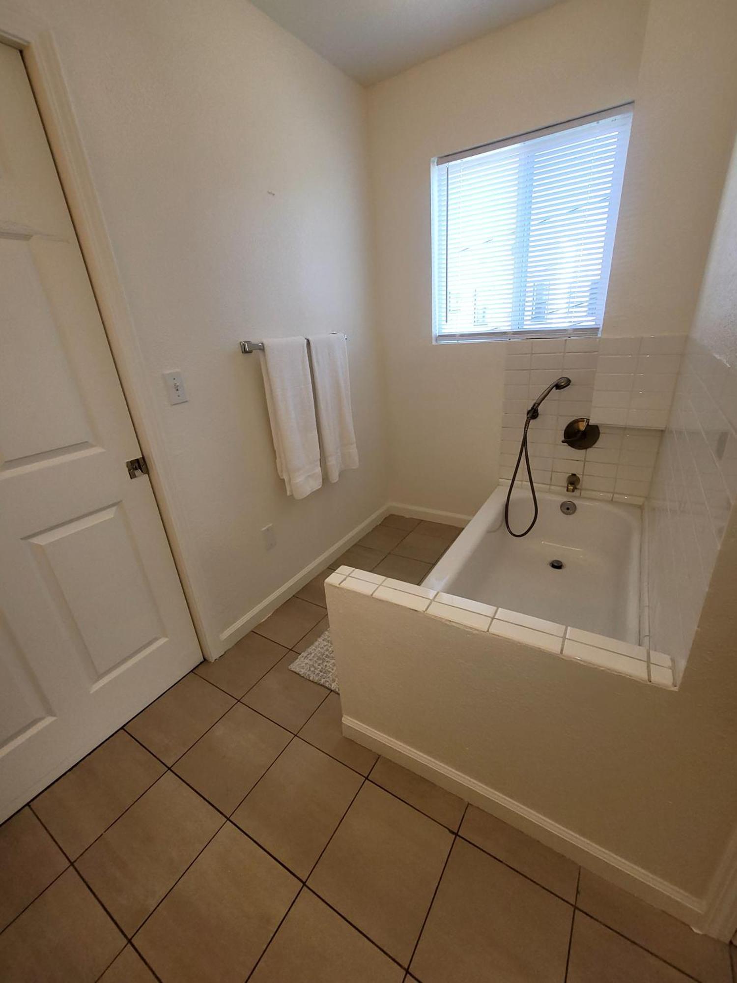 4 Bedrooms & 2.5 Bathrooms In La Hébergement de vacances